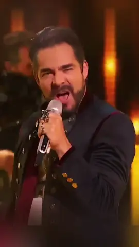 que tal si te enamoras 😏  #omarchaparro  #foryoupage #foryou #Viral #parati #fypシ #fyp 