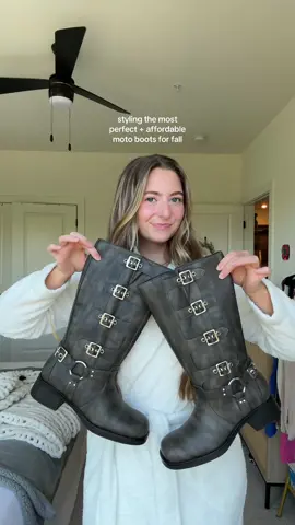Literally obsessed with these moto boots for fall! They are from @JustFab 🫶🏻 #falltrends #fallfashiontrends #fallshoes #fallboots #motoboots 
