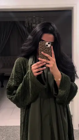 انطلقوا جهزوا للشتاء ✨✨❄️❄️#عباية #الشتاء #عباية_مخمل #alkhobar🇸🇦 #explore #abaya #الشعب_الصيني_ماله_حل😂😂 #الرياض #fyp #عبايات #الخبر #عبايات_شتوية  @شمس الفارس 🌞  @By: روان الرحيمي 