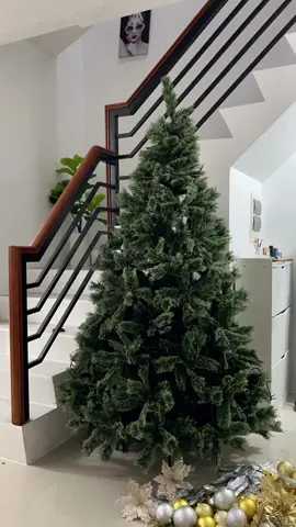 #Christmastree #decorforchristmas #goldandsilver