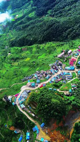 Góc nhìn từ độ cao 499m ở trung tâm Tà Xùa☺️ #taxua  #tiktoktravel #viraltiktok #datohagiang #fyp #2024 