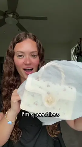 This bag is SO cute!!😍 #falldealsforyou #purse #handbag #cherrypurse #cutepurse #smallpurse 