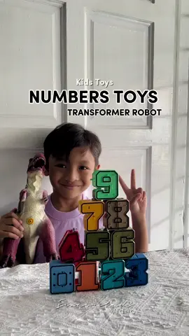 Memang suka anak kalau dapat toys yang pasang pasang macam ni. Seronok dia kata 🥰✨ #transformerrobot #kidstoys #numberstoys #kidslearningtoys 
