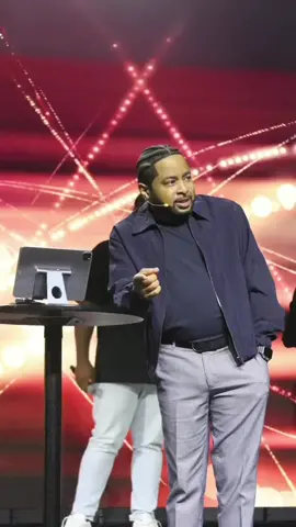 I've found myself singing this more lately than I have in a long time. It is amazing how every season has a way you of your utter dependence on Jesus. Thank @Smokie Norful youre a gift to the body of Christ. #jesus #grace #seasons 