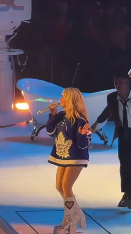 Screamming my heart out #fyp #trending #espresso #sabrinacarpenter #videocreditstotheowner #fanscreamming #viral #goviral 