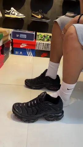 AIRMAX PLUS TN “TRIPLE BLACK” 🖤🖤🖤 Men’s size available DM us to order 📩 #airmaxplus #tripleblack #fyp 