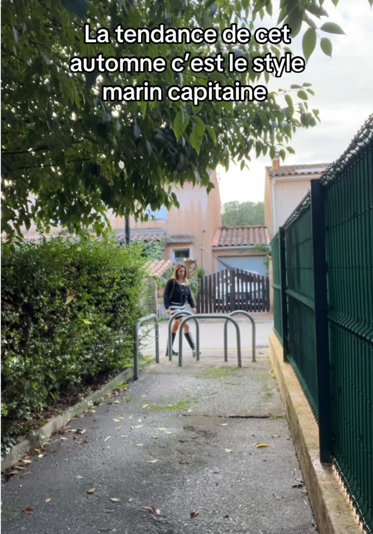 Oui ou non pour ce look ? #look #mode #marin #stylemarin #ideelook #robe #botte #pull #automne #over40 #OOTD #outfit 