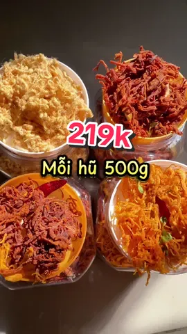 Combo 4 hộp gồm :500g khô gà lá chanh,500g khô heo cháy tỏi,500g khô bò cháy tỏi,500g chà bông heo#TantanganJadiAhliABC #khôgàláchanh #khôheocháytỏi #khôbòcháytỏi #chàbôngheo 