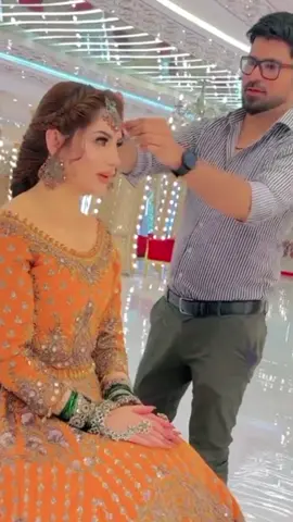 kashies bridal makeup artist #virlvideo #mehandibridelook #baratmakeup #fypage #hairstyle #trinding #official #dress #jewelry #mehandimakeup 