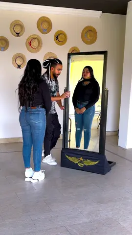 مرايا الساحر بيتر بتخلى اى حاجه اتنين 😳 #peter_bombo #dubai🇦🇪 #بيتر_بومبو #magic 