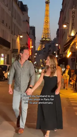 He was a good sport… mostly 😜 . . #parisphotoshoot #parisatnight #eiffeltowerparis #eiffeltoweratnight #parisphotographer #parisphotospots 