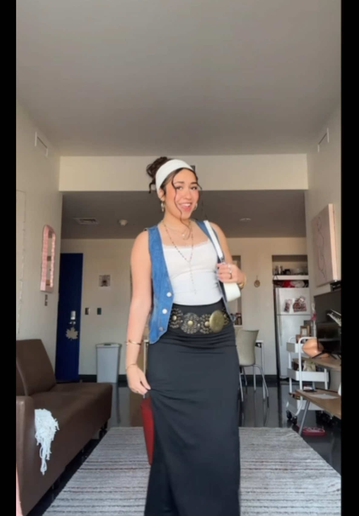 OOTD of the day🪽🌀♠️⌚️ #ootdoftheday #fallshoes #OOTD #grwm #microinfluencer #greenscreen #greenscreenvideo #viral #falllipcombo #fallaesthetic #addidas #gazelle #shoe #unboxing #fashion 