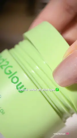 Replying to @NFN ♡̆̈ ꕤ. Yang ni pon best sangat tekstur dia , and fokus untuk mengecutkan parut jerawat ! Paling best ada cooling effect bila pakai tu rasa sejuk jee 🥹  Ni new launch dari @Glad2Glow.my 😍 Lagi best dari centella punya 😭  #kiwimoisturizer #glad2glowmoisturizer #acnemoisturizer #tipskecutkanjerawat #moisturizing #pelembapmuka 