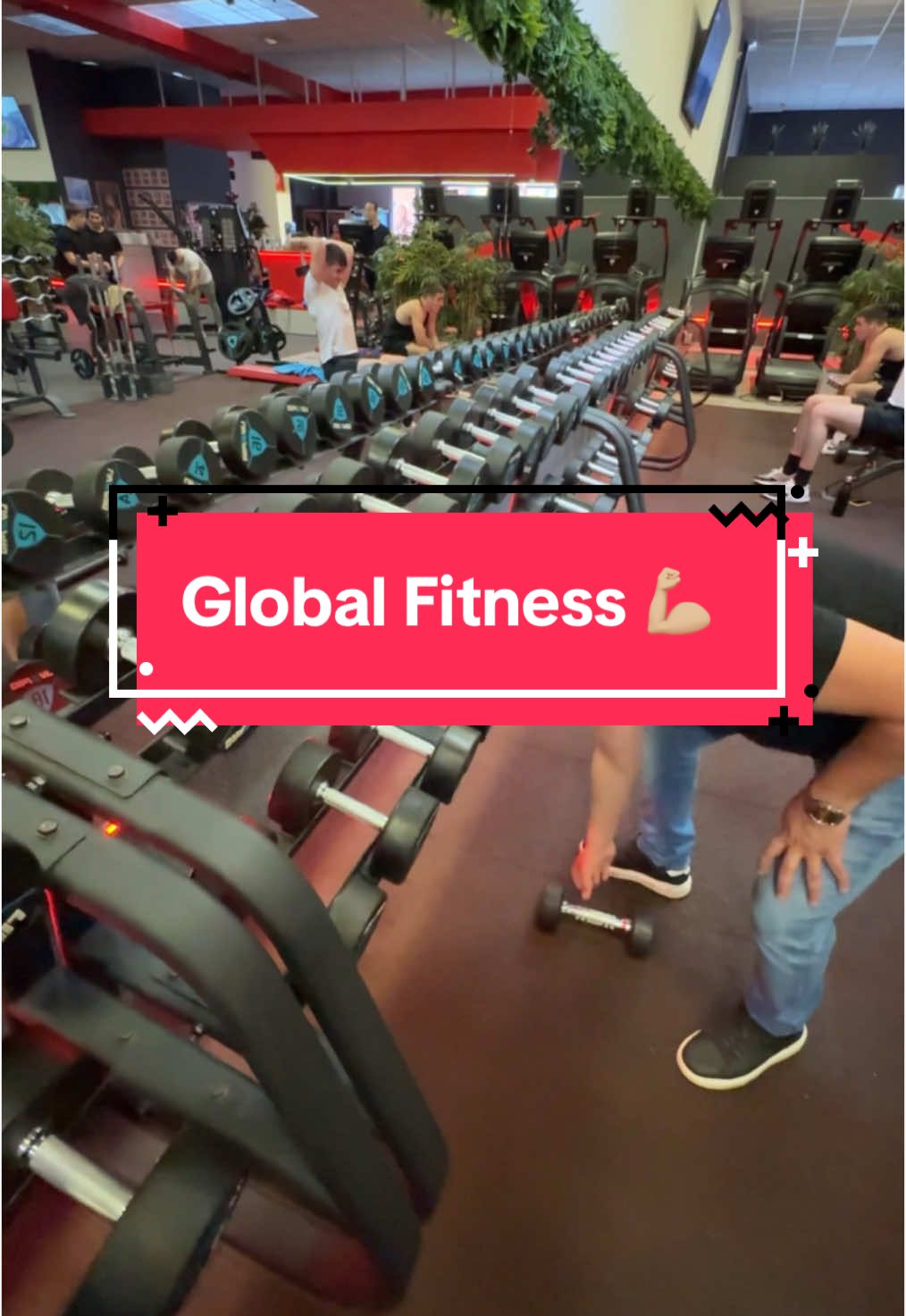A @Global Fitness -ben jártunk ‼️ Nézzétek, aztán gyertek hozzánk salátát enni! 😜🥗 #szeged #globalfitness #saláta #dokkhamburger #tiktok #foryouba #Fitness 