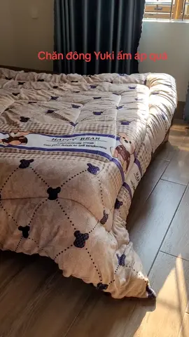 review chăn đông yuki. dày, đẹp và ấm quá