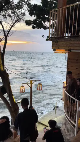 Nhạc cuốn cảnh chill quá  ❀  𝐎𝐀𝐒𝐈𝐒 𝐒𝐄𝐀 𝐂𝐎𝐅𝐅𝐄𝐄 & 𝐓𝐄𝐀 Ɖ𝐂 : 1A Trần Phú , Phường 1 , Thành Phố Vũng Tàu ( open 24/24 ) #vungtaubeach🏝 #oasisseavungtau #vungtau 