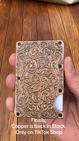 #wallet #cardholder #copper #floraldesign #giftsforhim #western #westernfashion #westernaccessories #rfidblocking #engraving #mensaccessories #perfectgifts #westernstyle #moneyclip #cowboylife #floral #cowboyshit #countrylife #countryboy #western #credit ardholder