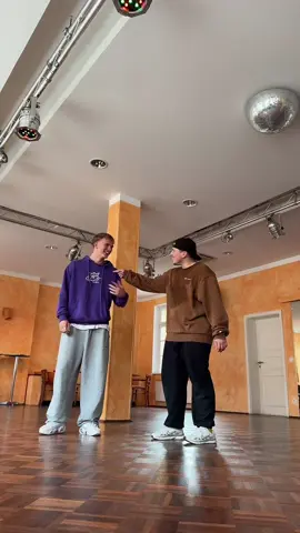 Showing my new dance 🥲 do you think they like it? @Joost Vdl @ayla 🧿 @Jenine #fy 