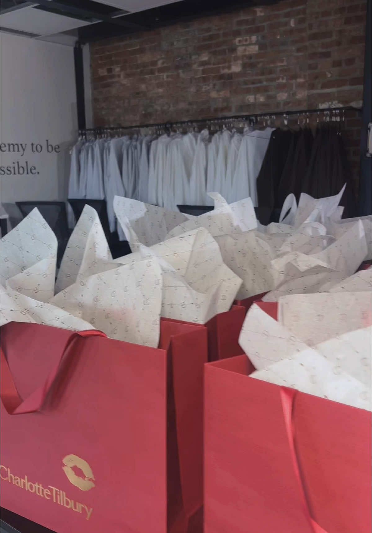 Just wanted to show the amazing opportunity i had attending this masterclass hosted by @Charlotte Tilbury’s Regional pro MUA Alex 💕 This look was called Golden Goddess ✨ If you want to see more content of what my days are like in the makeup world let me know in the comments and i can share more behind the scenes of my life as a pro makeup artist 💖 #grwm #makeupmasterclass #charlottetilbury #ama #njmakeupschool #artistmakeupacademy #lifeofamakeupartist #mualife #mua #promua #makeupartist #Vlog #makeupvlog 