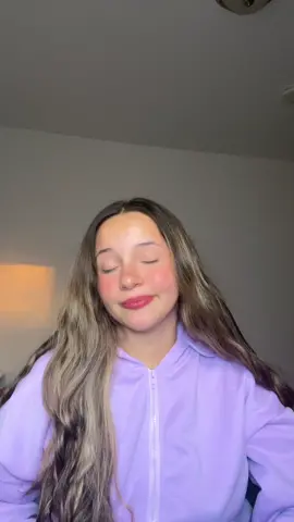 No podía dejar sin grabar al menos un vídeo con esta canción tan divina🤌🏻✨.  #fyp #parati #song #uwaiekapo 