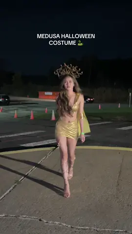 Last yeat halloween costume!!! Medusa!! 🐍 Link in my bio under AMAZON 🛒🫶🏻 #medusa #medusahalloweenlook #medusahalloweencostume #medusamakeup #halloween2024 #halloweencostume #hotgithalloween #halloweentok #halloween2024 #amazonhalloweencostumes #amazoncostumes #coolgirlcostume #coldweathercostumes #fyp #halloweencostumefinds #costumeinspo #costumeideas #pinteresthalloween #pinterestcostumes 