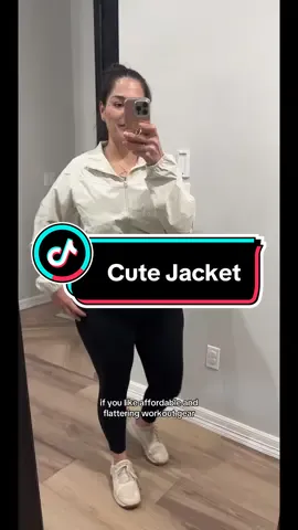 This workout jacket is too cute !            Click 🟧🛒! Before it sells out! So flattering! I love it! #falldealsforyou #tiktokshopholidayhaul #tiktockshopblackfriday #tiktokshopcybermonday #workoutgear 