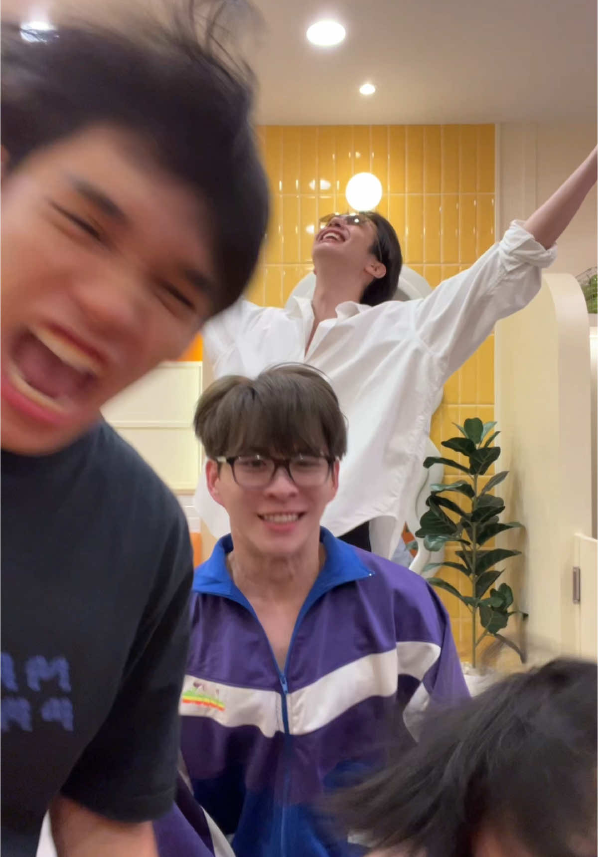 เก็บไว้สักพักละ ไม่กล้าลง ช่วยด้วยยยยย @Ponlawit Ketprapakorn @ngernnn @บีเหว๋อ #maxky_rp #zellfie #foureveryouproject 