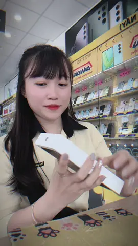 Giống thiệt quá nè #iphone #iphone16promax #iphone16 #tgdd #em2024 