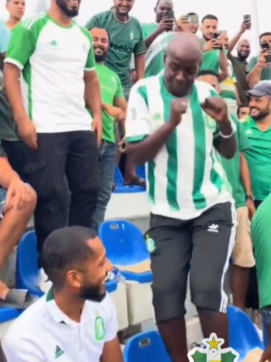 قلدونا حتى في جونا 🤦‍♂️  #الهاربة_عشر #الزعيـم #alzaem_asc   #tiktoklongs #foryou #fyp #fypシ #ufb #تيم_الاهلي✌️💚💚💚 #الأهلي_الليبي #الاهلي_طرابلس_زعيم_إلاندايه_الليبيه🇱🇾🔥💚 #تيم_الاهلي🤍💚 #فلام_بويز💚🔥 #الأهلي_طرابلس #ليبيا🇱🇾 #ultras_flame_boys #طرابلس 