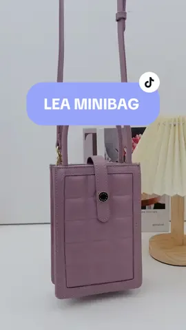 Tas simple yang diminati banyak cewe cewe udah kembali restock😍🤪 #selasabergaya #promoguncang1010 #fypシ゚viral #jimshoneyindonesia #dompetwanita #jimshoneyjepara #jimshoneykudus #minibag #tasselempang #tasselempangwanita #taswanita #fypシ #leaminibag #leaminibagjimshoney 