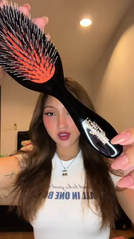My first #masonpearson hair brush 🥹🦢🪮✨ #tiktokmyanmar #fyp #haircare#hairbrush 