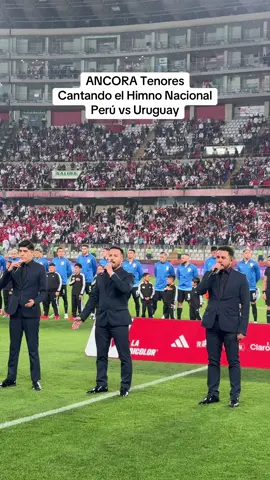 🎤 ¡Victoria y orgullo! 🇵🇪⚽️ Áncora Tenores tuvo el honor de cantar el Himno Nacional en el partido Perú vs Uruguay en el Estadio Nacional de Lima, ¡y nuestra selección salió victoriosa! 🙌 Una experiencia inolvidable al unir nuestras voces con la pasión del fútbol. ¡Gracias, Perú, por este momento épico! 🎶🔥 #AncoraTenores #PeruVsUruguay #EstadioNacional #HimnoNacional #OrgulloPeruano #FútbolYMúsica #VictoriaPeruana #ArribaPerú