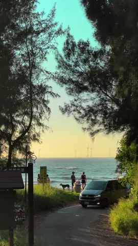 Lost in the beauty of Taiwan's coastline... #taiwan #beach #hsinchu #travel #sunset #fyp #foryou #taiwan🇹🇼 