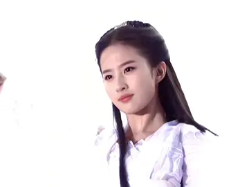 Có ai trong đây tình đầu là cô cô không nhỉ 😁 #luudiecphi #刘亦菲 #liuyifei #crystalliu #lưudiệcphi #tieulongnu #thandieudaihiep #thandieudaihiep2006 