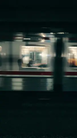 #krl #keretaapi #commuterline #stasiunmanggarai #stasiundepok #nightvibes 