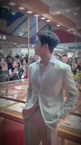 คลิปนี้หล่อมาก..🤭🤭 24.10.12 3DGJEWELLERY #สวีข่ายล่าสุด #สวีข่าย #xukai #许凯soso #หนุ่มจีน #ดาราจีน #ฟีดดดシ #ขึ้นฟีดเถอะ #คลิปไวรัล #เทรนด์วันนี้ #tiktok 