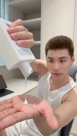 Ông nào muốn da trắng sáng như tui hông? 🙋‍♂️5 phút mỗi tối với Body Lotion nhà Sevenlab là đủ nha!  Da trắng sáng cân mọi style #reviewskincare #sevenlab #bodylotion #dưỡngtrắng #skincareformen