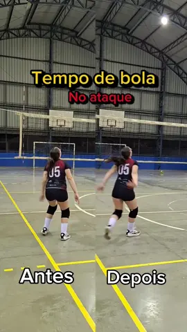 Cupom rvolei @soldiersnutrition  Atleta @sophi_i1  Não existe exatidão ao falar sobre tempo de bola no ataque, o vídeo foi apenas uma referência para se ajustar no levantamento de bola alta ou fora de sistema. Ajudou? #voleibol #volei #dicas #treino #suplementação 