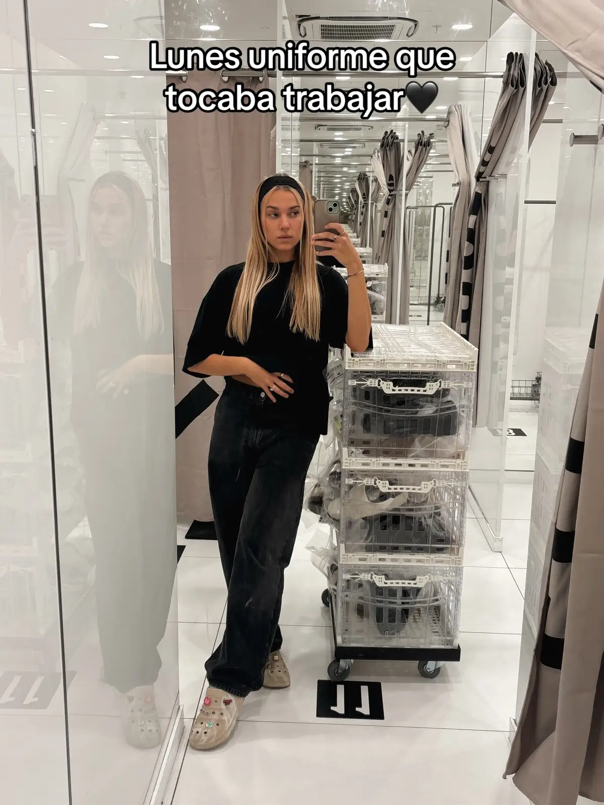 En realidad cada día voy en uniforme💔 #fyp #parati #🏳️‍🌈 #foryoupage #outfitideas #Otoño #fypage 