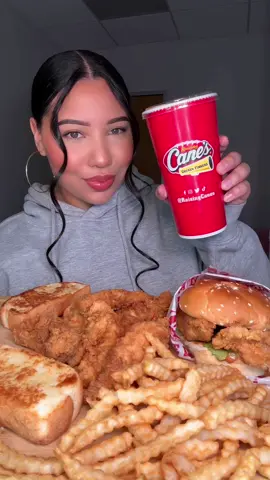 asmr cane’s mukbang!🥰❤️ so saucy & delicious😋 #asmr #mukbang #canes #raisingcanes #food #Foodie #asmreating 