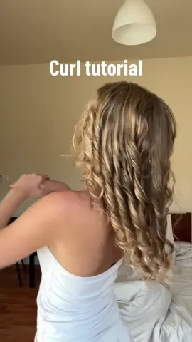 a low maintenance way of styling naturally curly/wavy hair (Sofie & Idunn Vollan tutorial) #hairtok #curlyhair #wavyhair #tutorial 