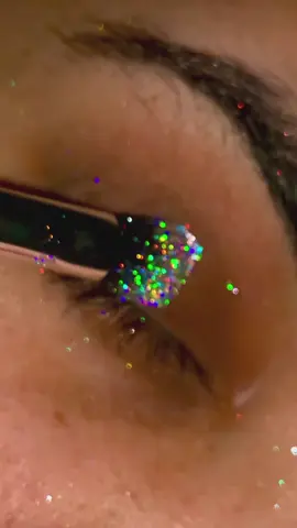 1982💿 holographic pigment use the code BYEBYE for 50% off your order. #hiddencosmetics #eyeshadow #makeup #pigment #fyp #fyppage #pigments #holographic 