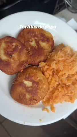 Added mozzarella. You have to try these.  #cooking #mexicanfood #tortitasdepapa #food #cookingvideos #cookwithme 