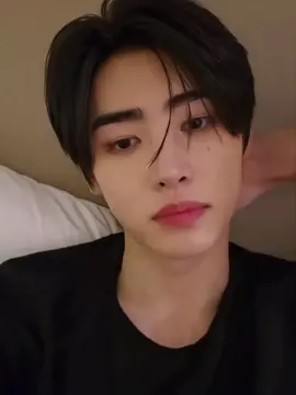 He's doing a live early in the morning, how can I stay calm for this?😭😭😭💟 #ENHYPEN #sunghoon #vvlive #fyp #foryoupage #fyppppppppppppppppppppppp 