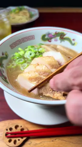 マルタイ棒ラーメン長浜アレンジ篇 #けんた食堂 #うちめし道 #asmr #マルタイ #棒ラーメン #ramen #tonkotsu 我らには、マルタイがあるではないか。　この麺をベースにすると家庭で最高品質のラーメンを楽しむ事が可能だ。