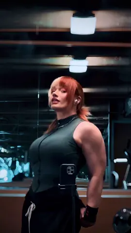 Day 10 of 75 Hard🦾 #gymgirl #gym #Fitness #workout #bodybuilder 