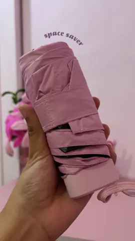 Pocket Sized Umbrella ☂️perfect para sa mga maliit na bag lang lagi ang gamit ✨ #umbrella #miniumbrella #miniumbrellawithcase  #miniumbrellatiktok #pinkumbrella #pink #pocketsizeumbrella #backtoschoolessentials #capsuleumbrella 