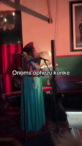 Happy Sunday This is Princess Magogo's rendition Uyingcwele Asibonane mhlaka 24 November  #SAMA28 #ngimuhle #mama #fypシ゚ #africanmusic #princessmagogokadinuzulu #happysunday 