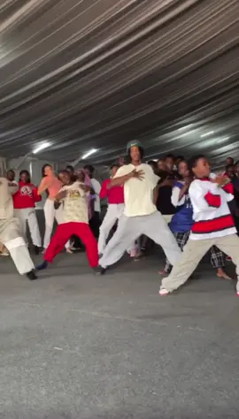 “Feeling the groove with Plenty by The Ben 🎶 #NowPlaying #The Ben vibes ”#dancelife #challenge #aimisnottosweat #dance #artist #music #tiktokrwanda🇷🇼 #homevibes #heiskareem @Sammy @cyusa @GHOST1 