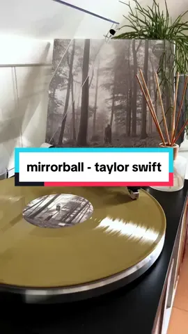 how folklore was meant to be listened to !🩶 song: mirrorball - @Taylor Swift  #swifties #taylorswift #swiftie #TSTheErasTouronTikTok #TSTheErasTour #fyp #foryou #vinyl #vinyltok #vinyltiktok #vinylrecords #folklore 